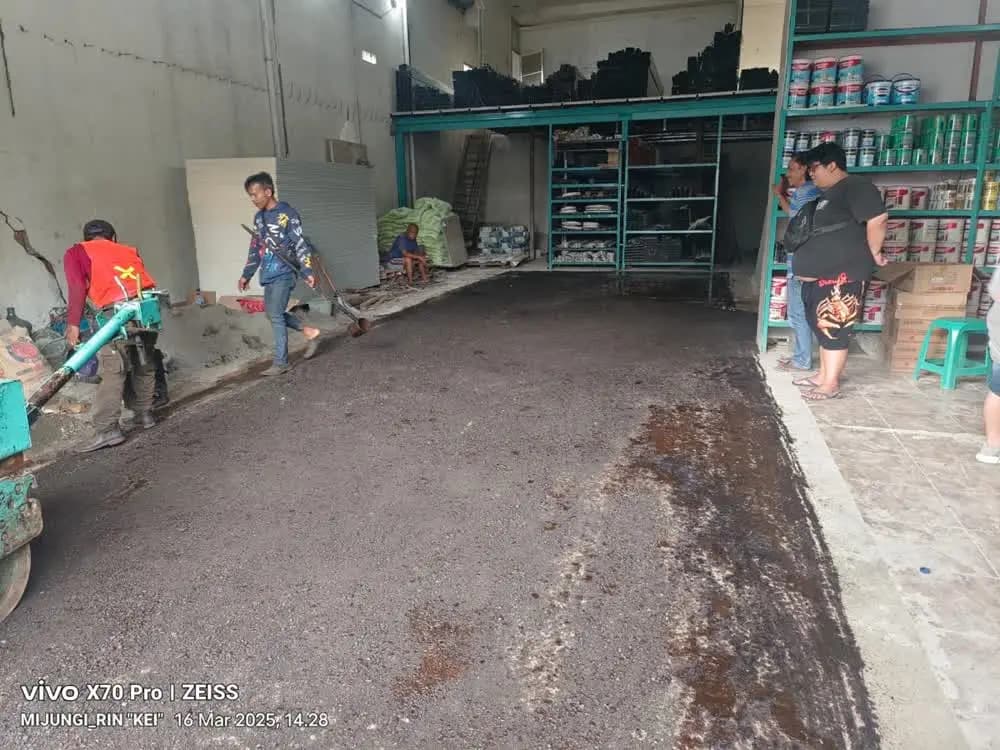 Area gudang dan stok material gypsum CV Abadi Jaya Gypsum